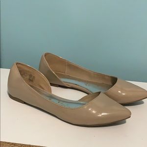 Tan/ nude flats